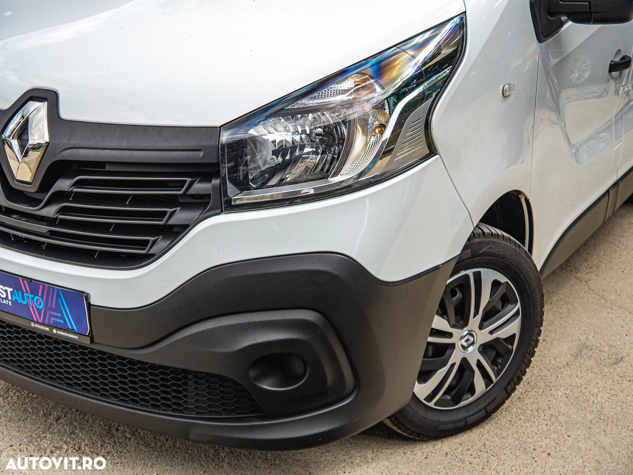 Renault Trafic - 25