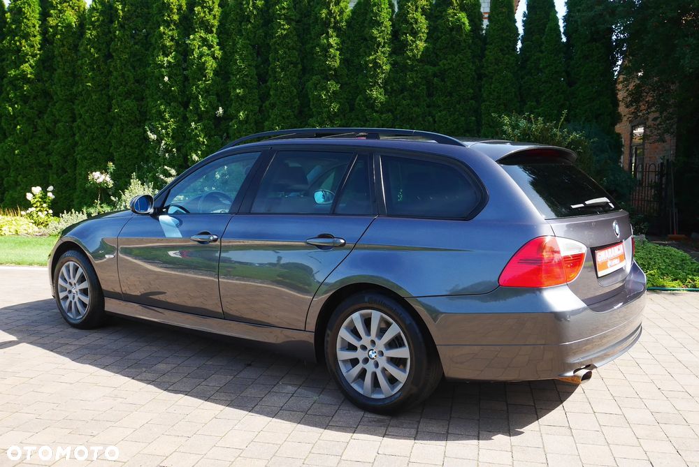BMW Seria 3 318i - 8