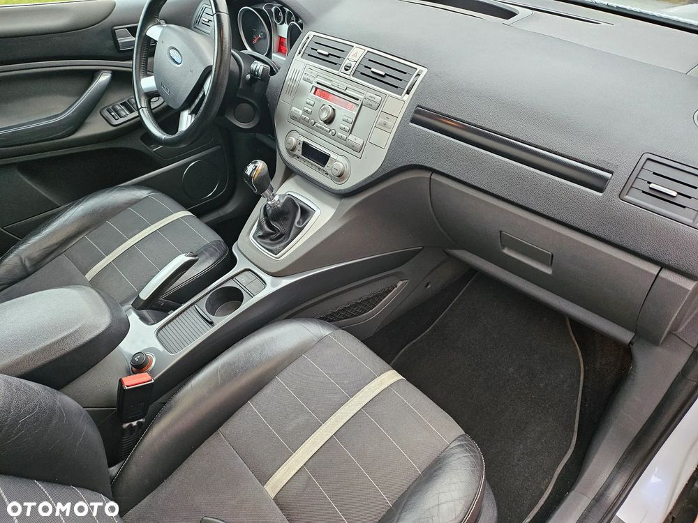 Ford Kuga 2.0 TDCi Titanium - 9