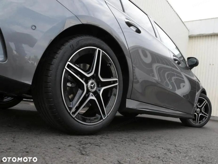 Mercedes-Benz Klasa A 250 4-Matic AMG Line 8G-DCT - 13