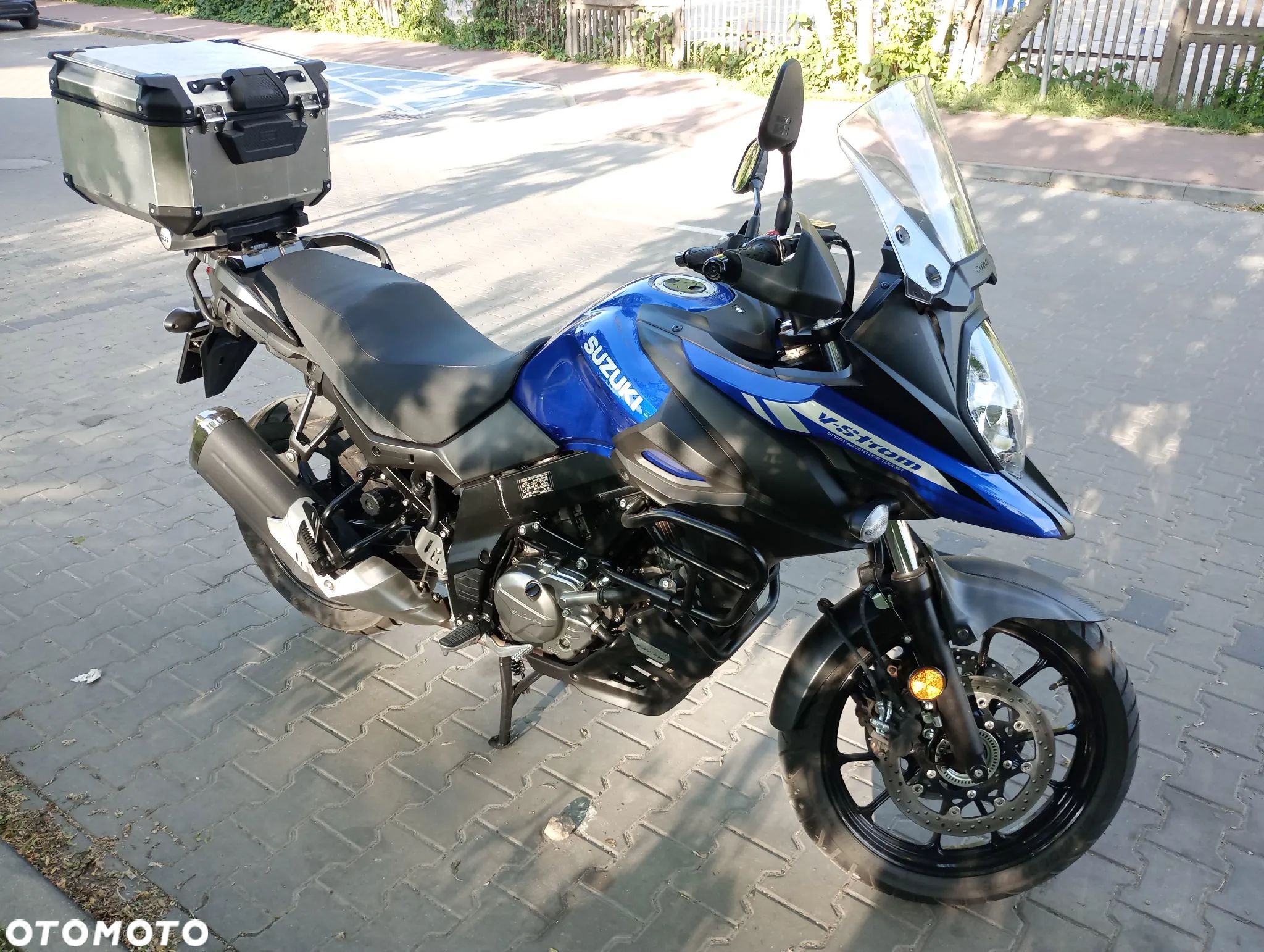 Suzuki V-STROM - 1
