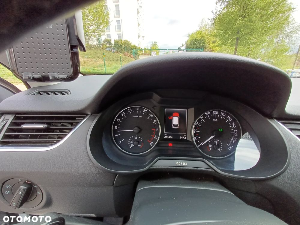 Skoda Octavia 2.0 TDI Elegance DSG - 16
