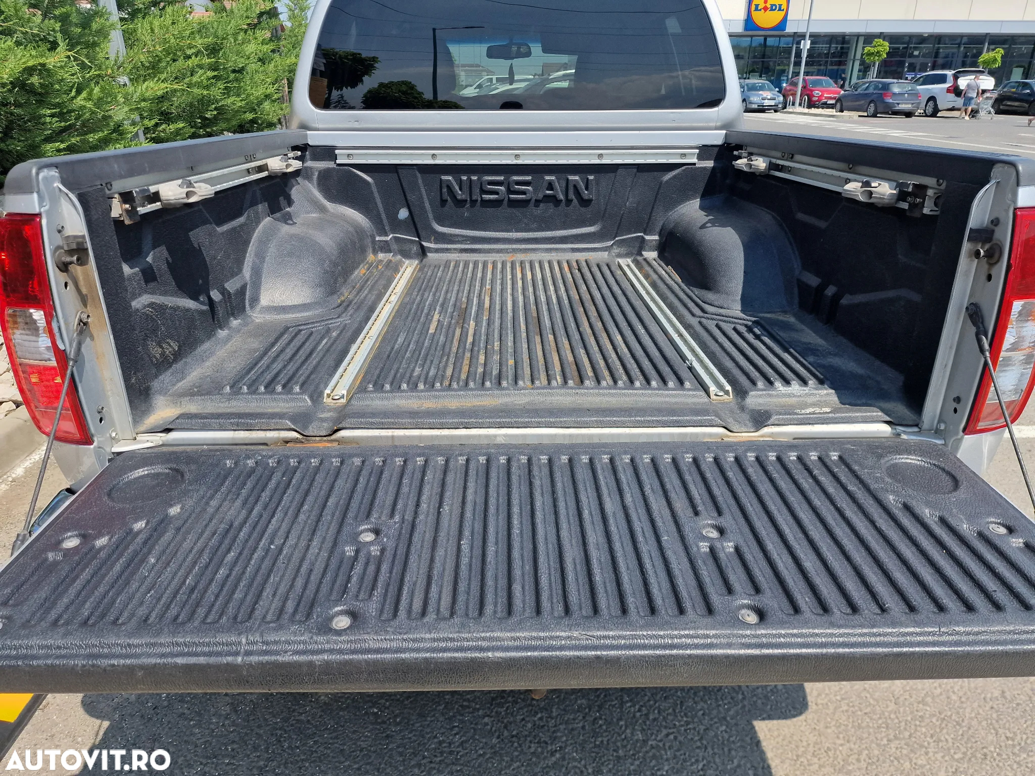 Nissan Navara 2.5 dCi DPF 4X4 Double Cab LE Plus Aut. - 10