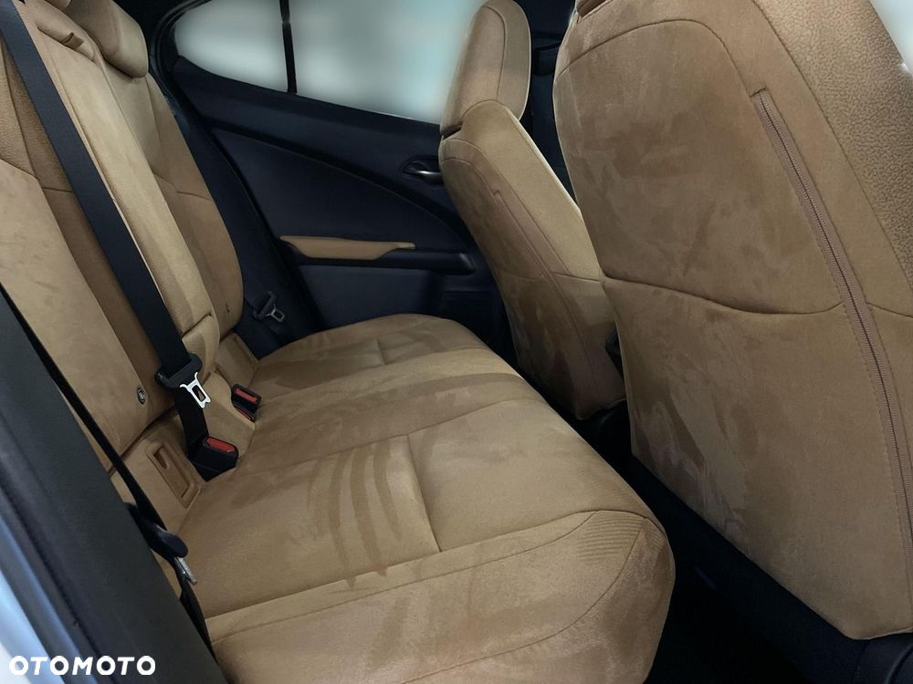 Lexus UX 300h Business - 14