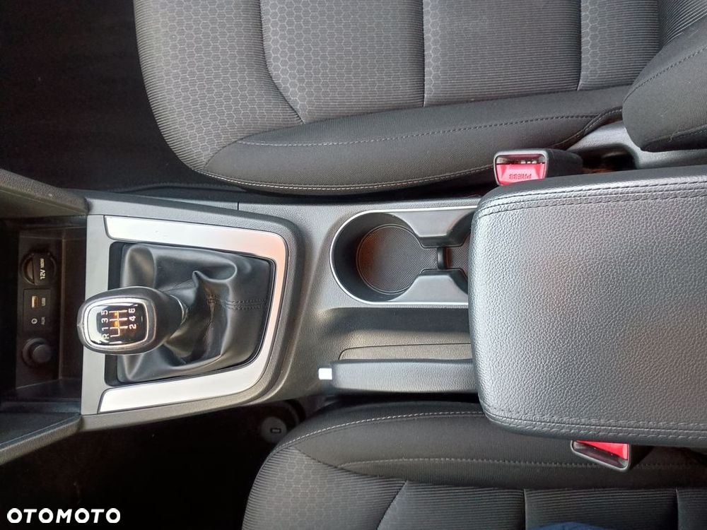 Hyundai Elantra - 20