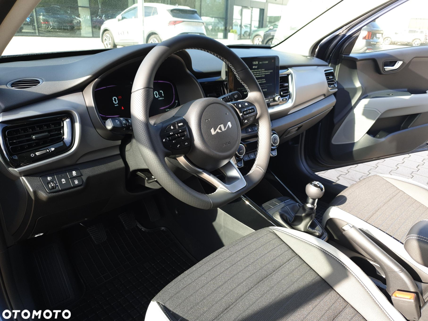 Kia Stonic - 8