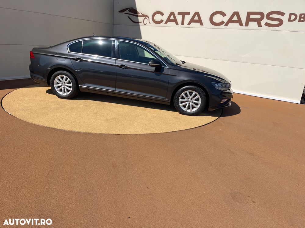 Volkswagen Passat - 19