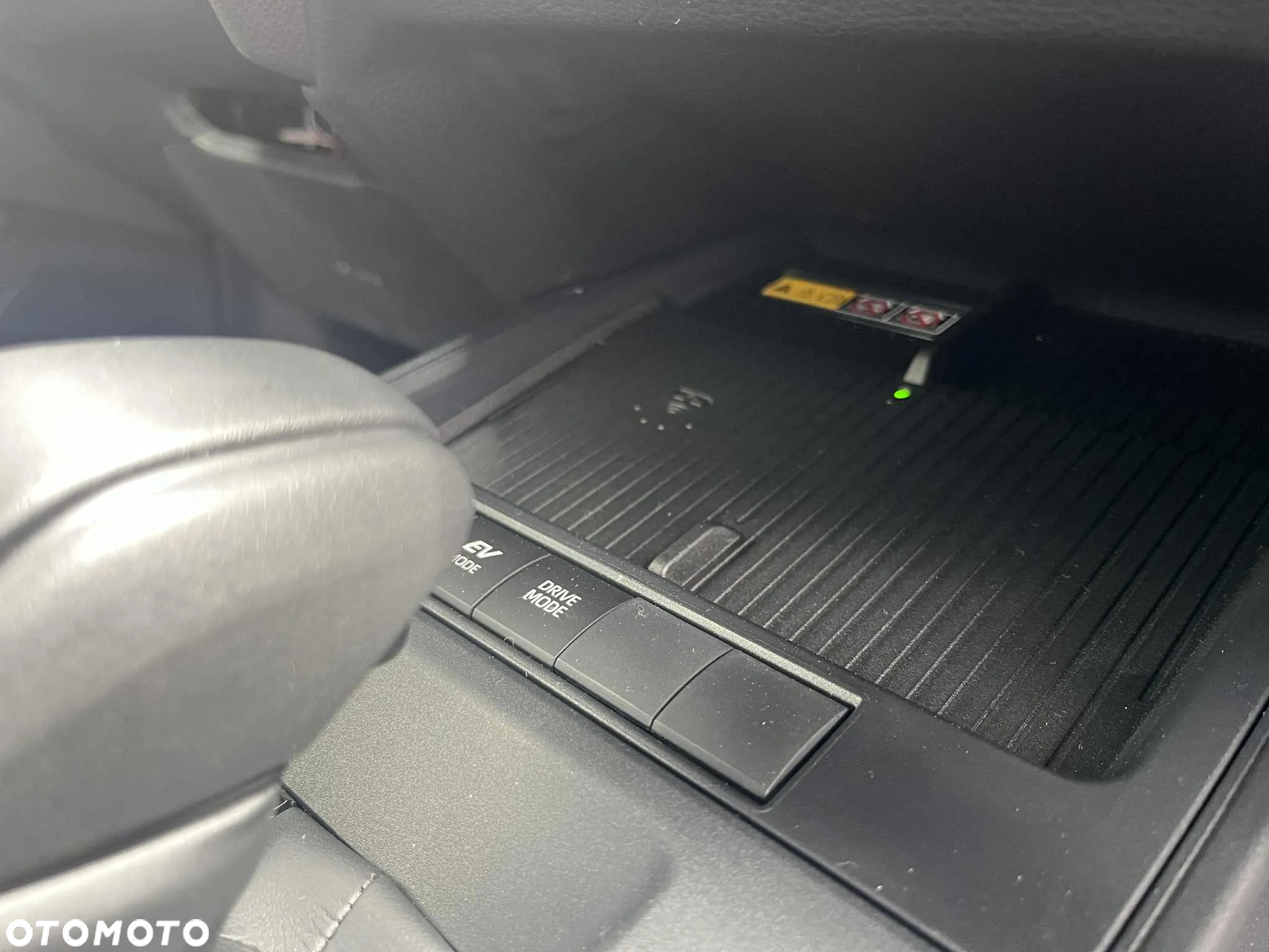 Toyota Corolla Cross 1.8 Hybrid Comfort - 12