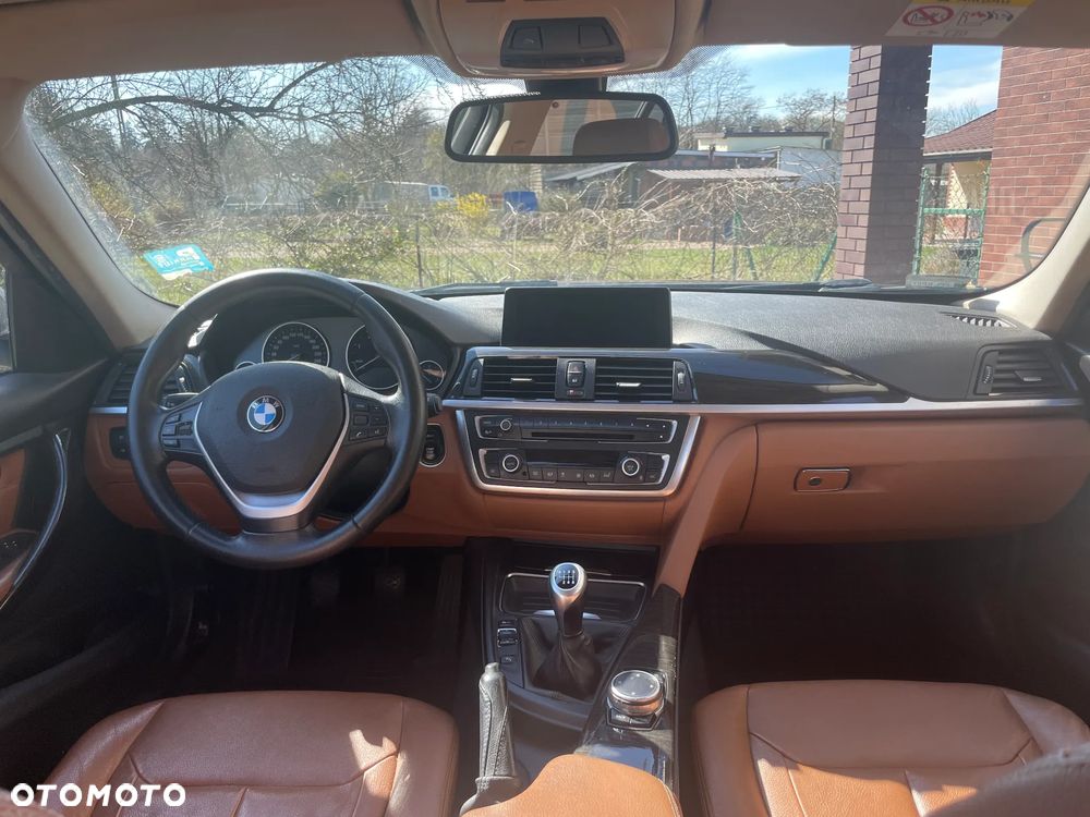 BMW Seria 3 320d Luxury Line - 12
