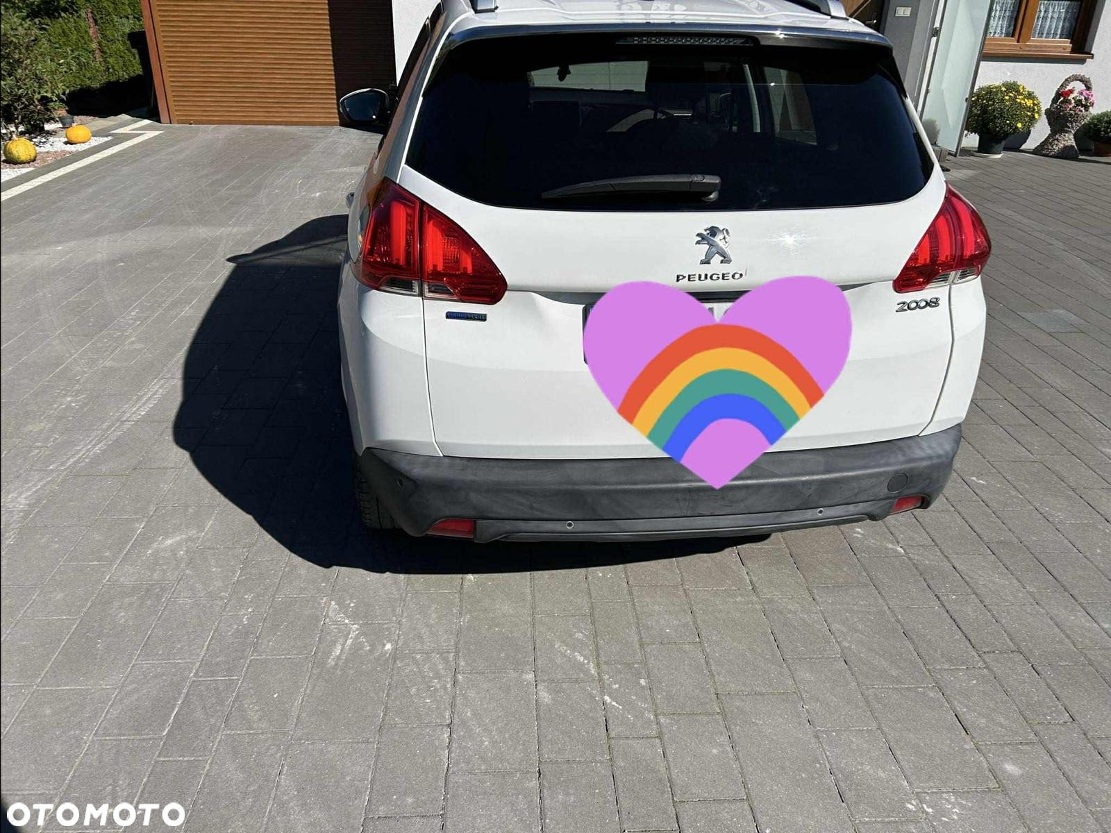 Peugeot 2008 - 8