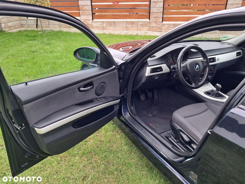 BMW Seria 3 318i - 12
