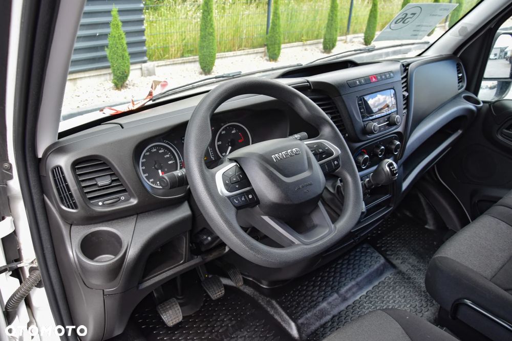 Iveco DAILY 35S12 / 2.3 - 120 KM / DOSTAWCZE / BLASZAK / KLIMA / TEMPOMAT / KLIMA / TRYB CITY / SERWISOWANY / SPROWADZONY Z NIEMIEC - 28