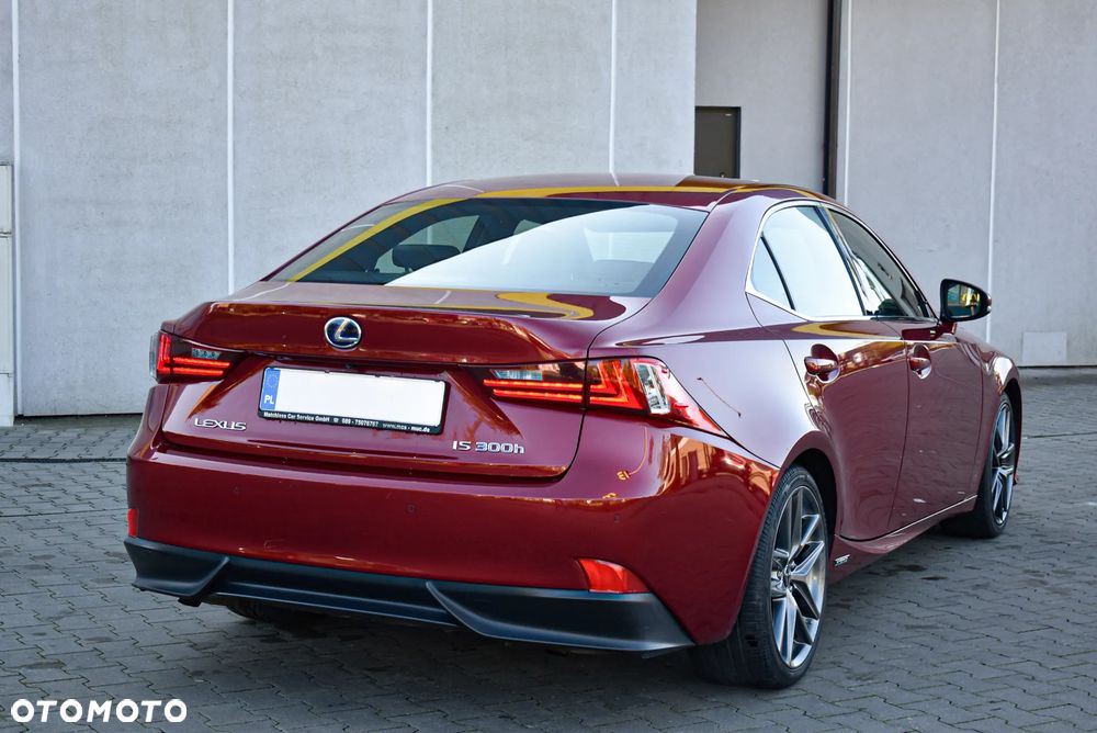 Lexus IS 300h F Sport - 21