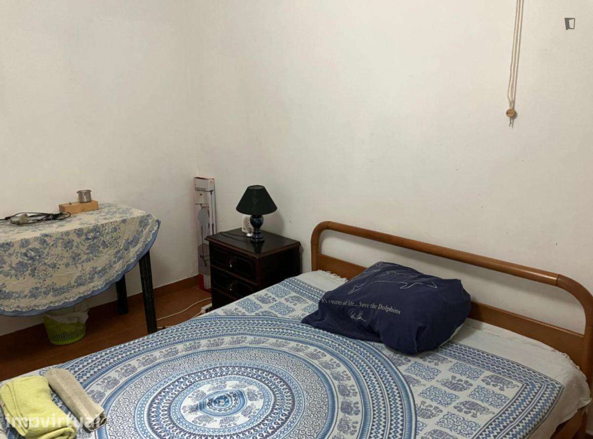 Quarto - localizado em Amadora Lisbon - Grande imagem: 3/13