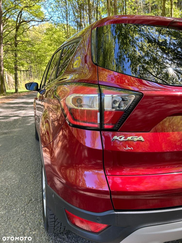 Ford Kuga 2.0 TDCi 2x4 Titanium - 4