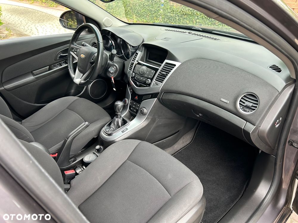 Chevrolet Cruze 1.8 LTZ - 28