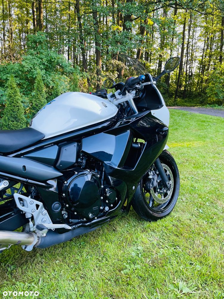 Suzuki GSX - 11