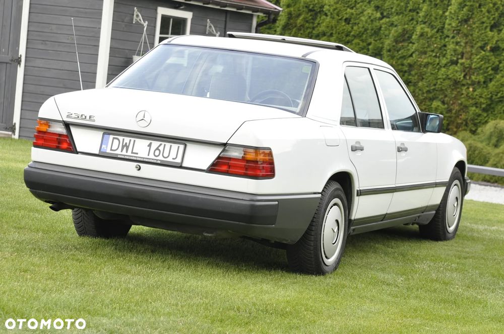 Mercedes-Benz W124 (1984-1993) - 12