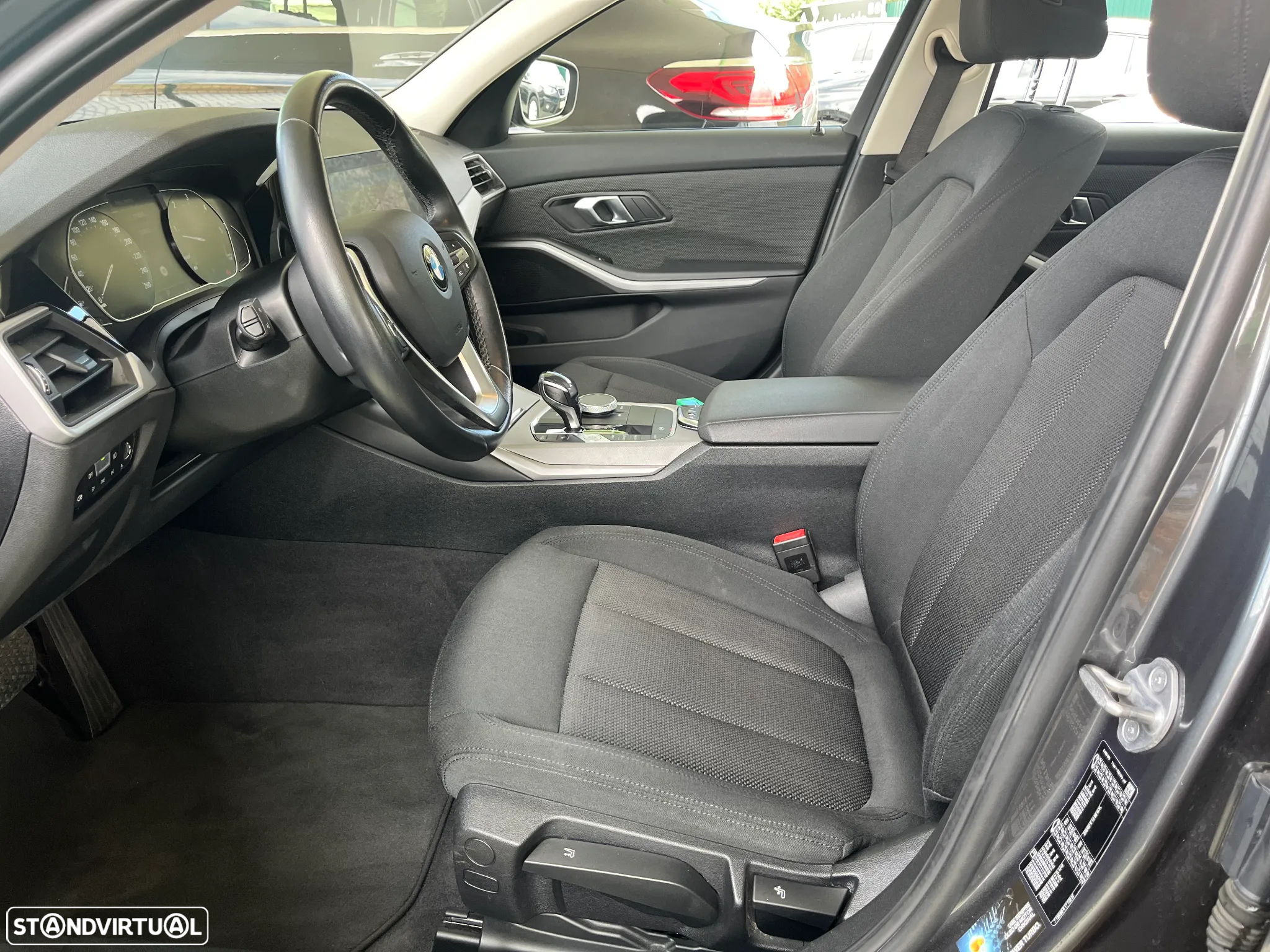 BMW 320 d Auto - 12