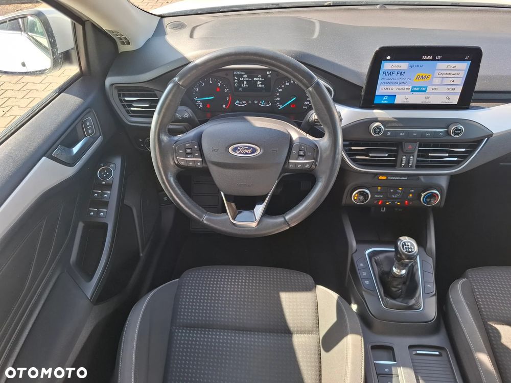 Ford Focus - 22