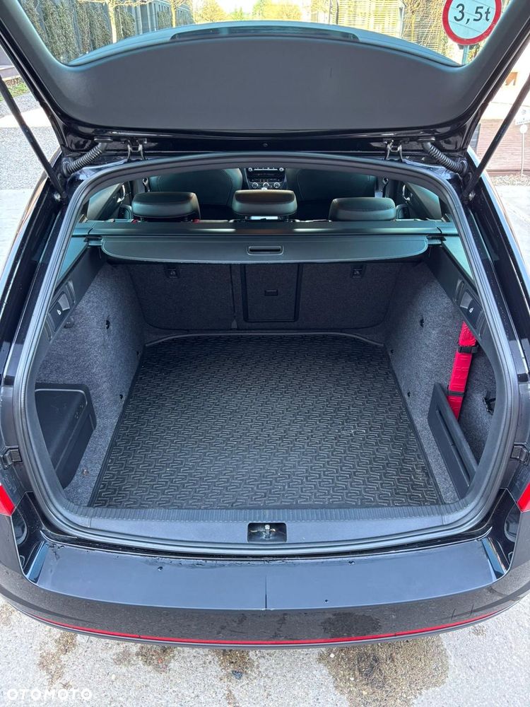 Skoda Octavia 2.0 TDI DSG RS - 31