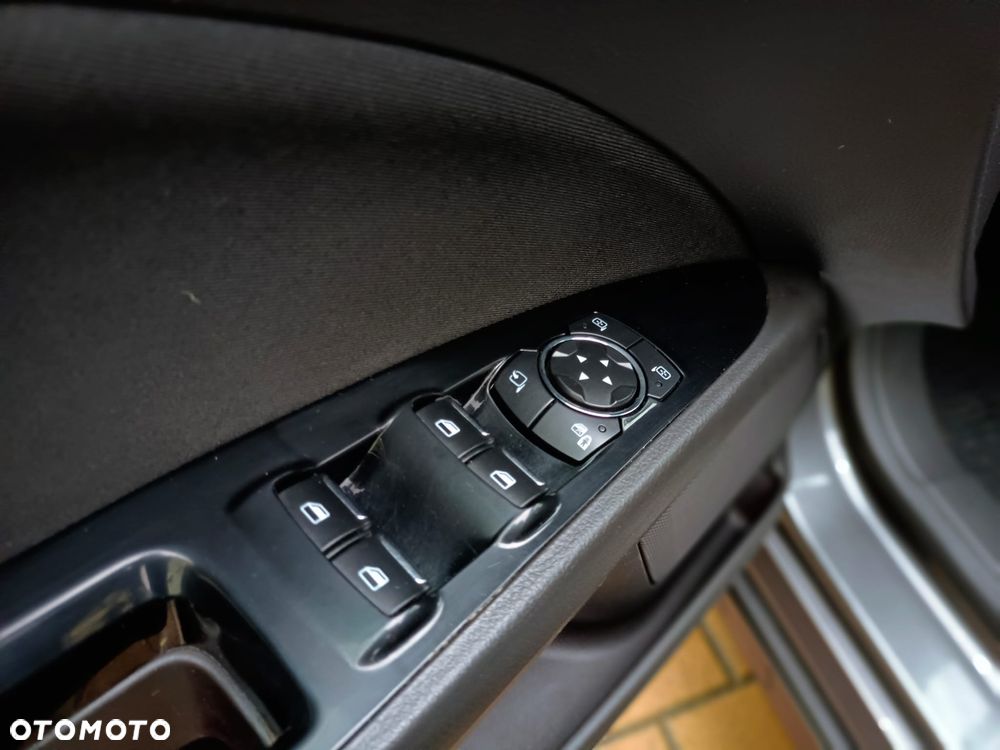 Ford Mondeo 2.0 TDCi Titanium PowerShift - 24