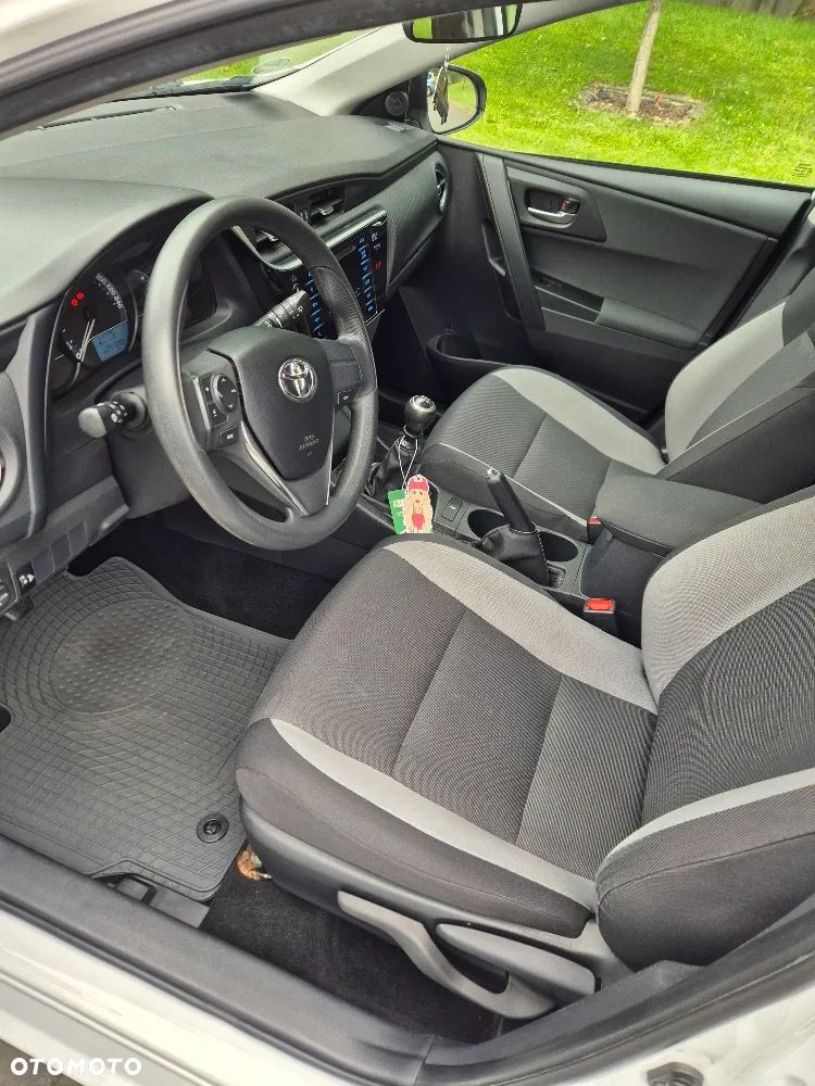 Toyota Auris 1.4 D-4D Active - 12