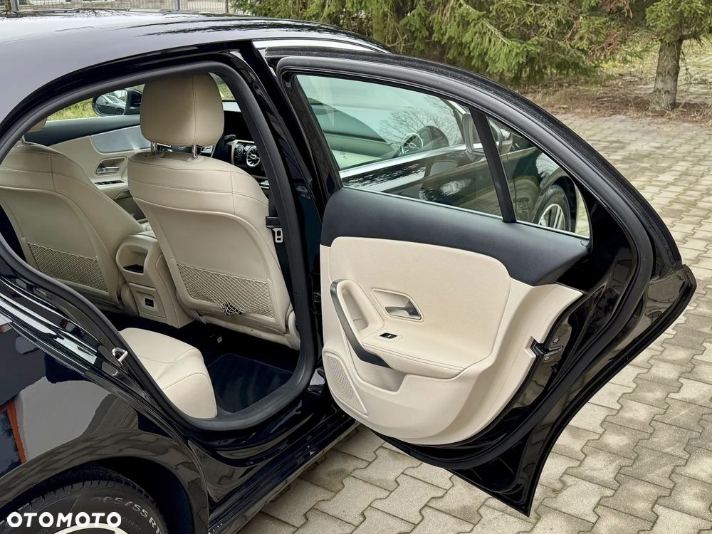 Mercedes-Benz Klasa A 180 Style 7G-DCT - 21