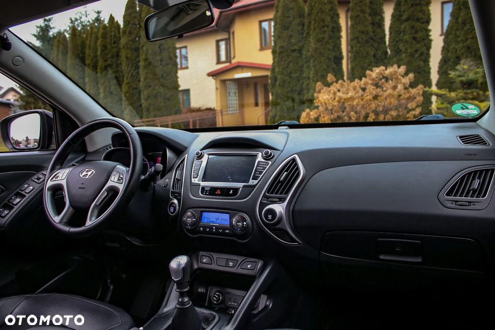 Hyundai ix35 1.7 CRDi 2WD blue Finale Gold - 35