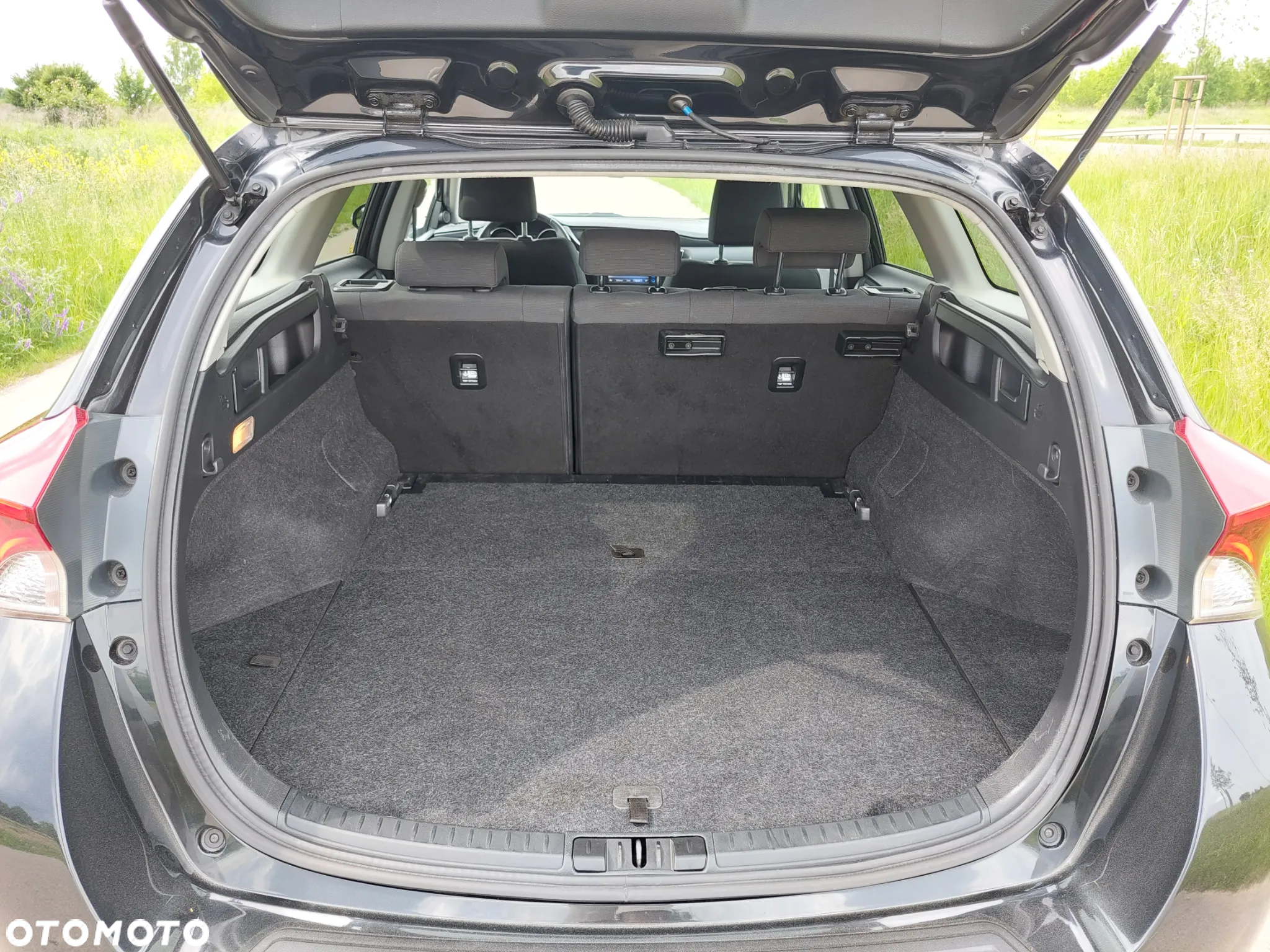 Toyota Auris Hybrid 135 Premium - 22