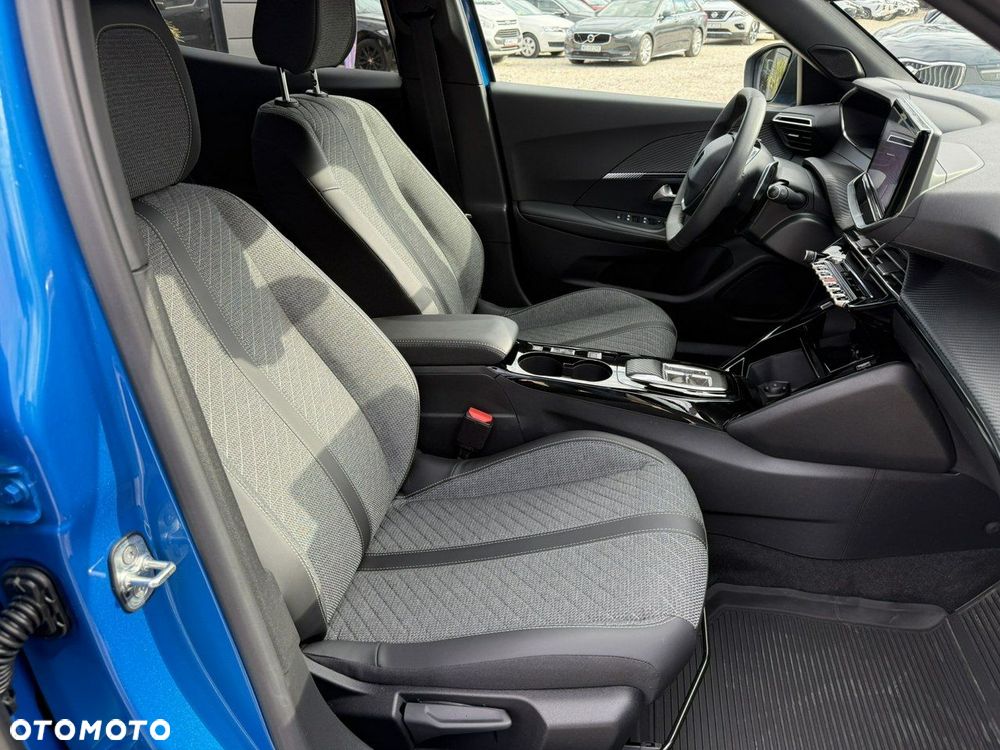 Peugeot 2008 1.2 PureTech Allure S&S EAT8 - 23