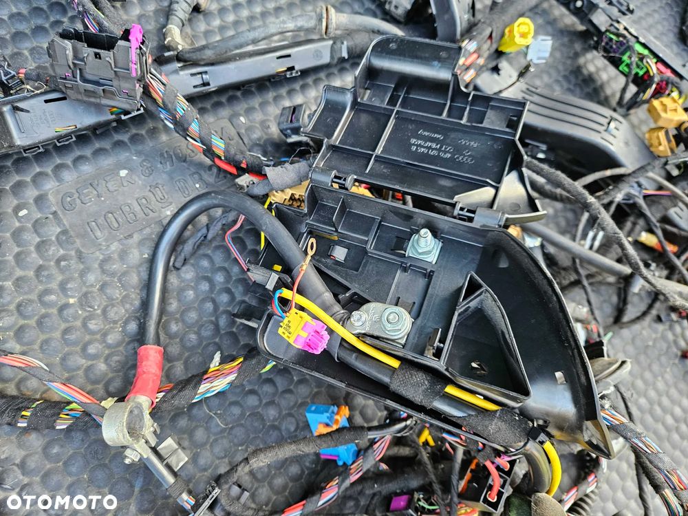 Wiazka Instalacja Wnetrza Europa 2.7 TDI V6 BPP Diesel Manual Audi A6 C6 Sedan 2005r - 33