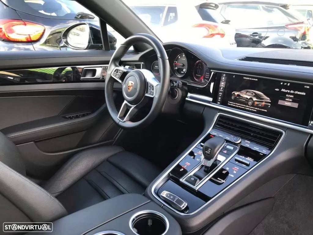 Porsche Panamera 4 S - 24
