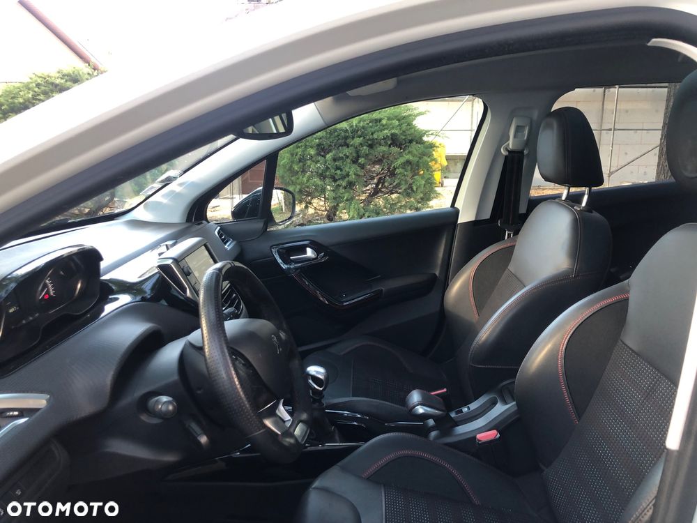 Peugeot 2008 BlueHDi FAP 120 STOP & START GT-Line Edition - 13