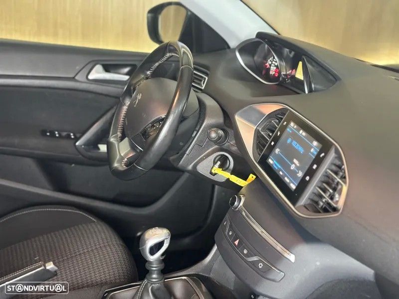Peugeot 308 1.5 BlueHDi Style - 11