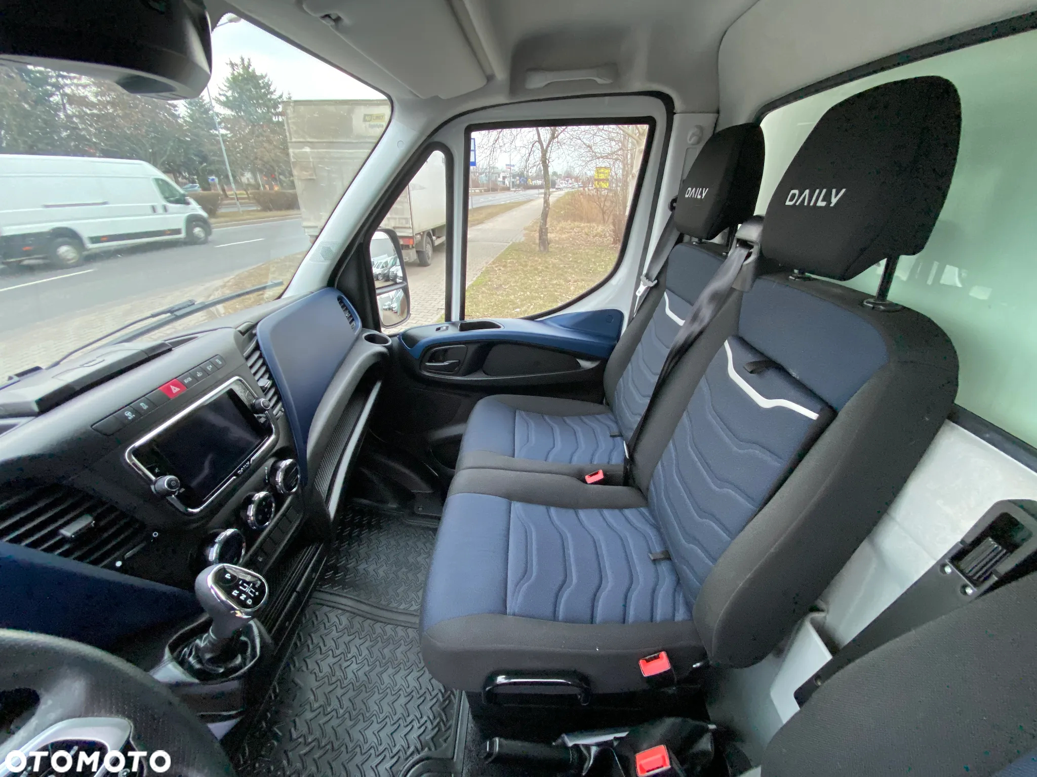 Iveco DAILY 35-160 HI-MATIC KONTENER 8 EUROPALET WINDA ZEPRO - 30