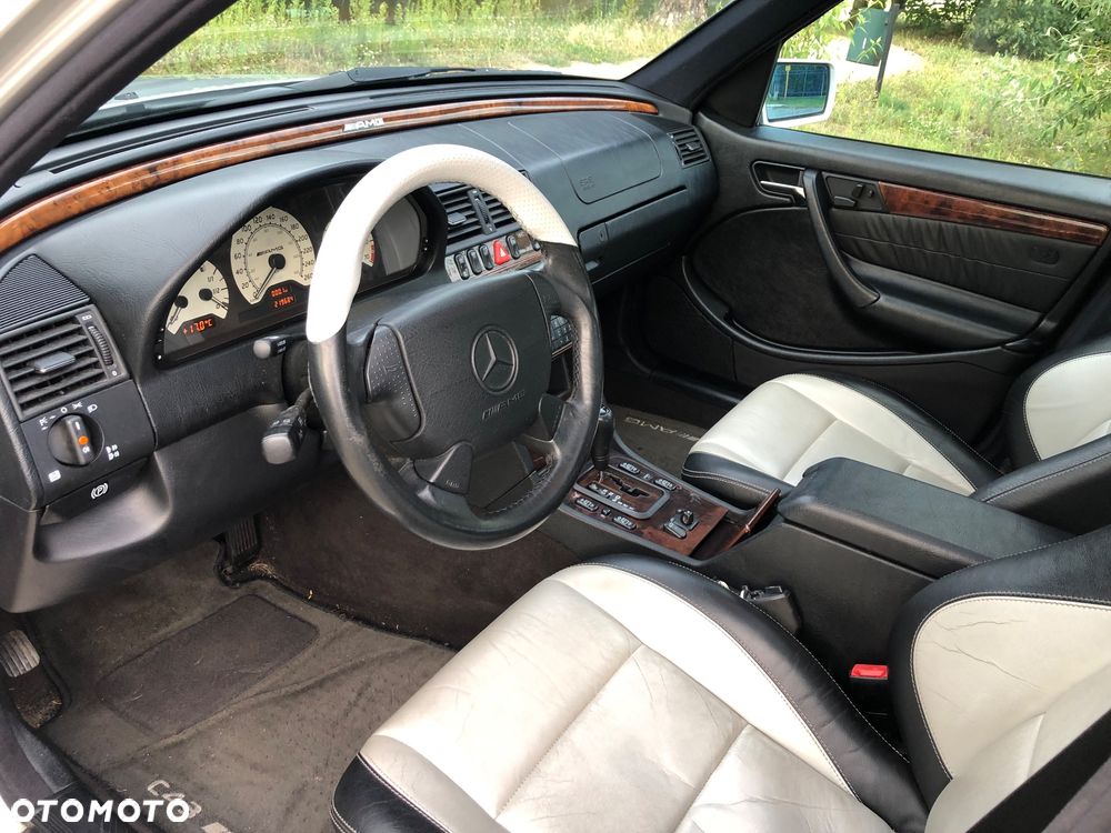 Mercedes-Benz Klasa C 43 AMG - 29