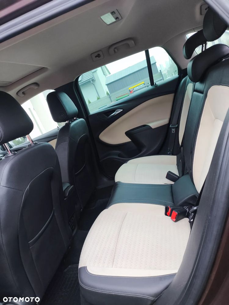 Opel Astra 1.0 T 120 Lat S&S - 25