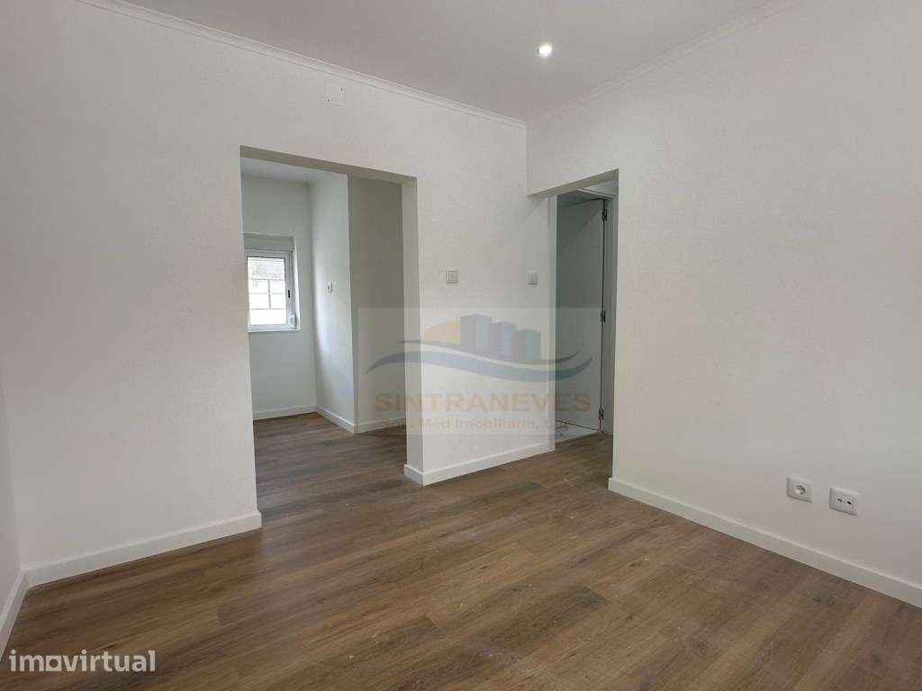 Apartamento T2 Acolhedor na Pontinha com Terraço Privado | Totalmen... - Grande imagem: 5/23