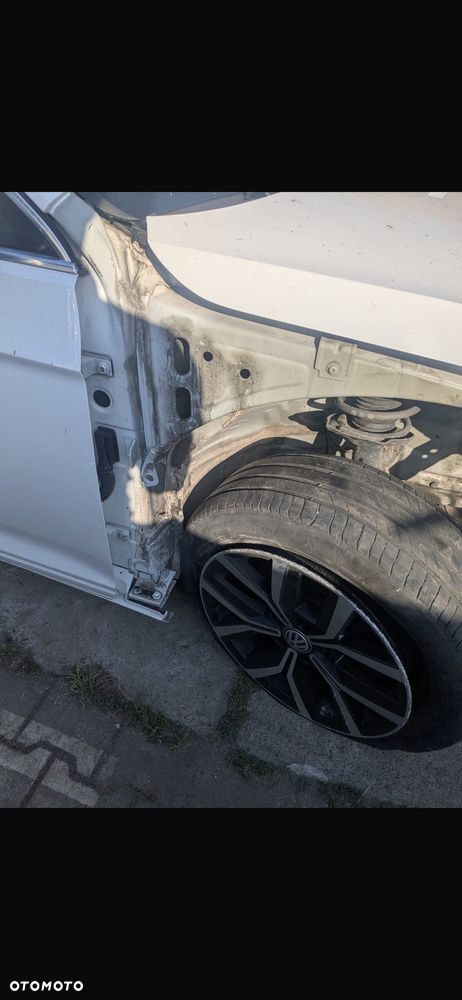 Volkswagen Passat 2.0 TDI Elegance DSG - 8