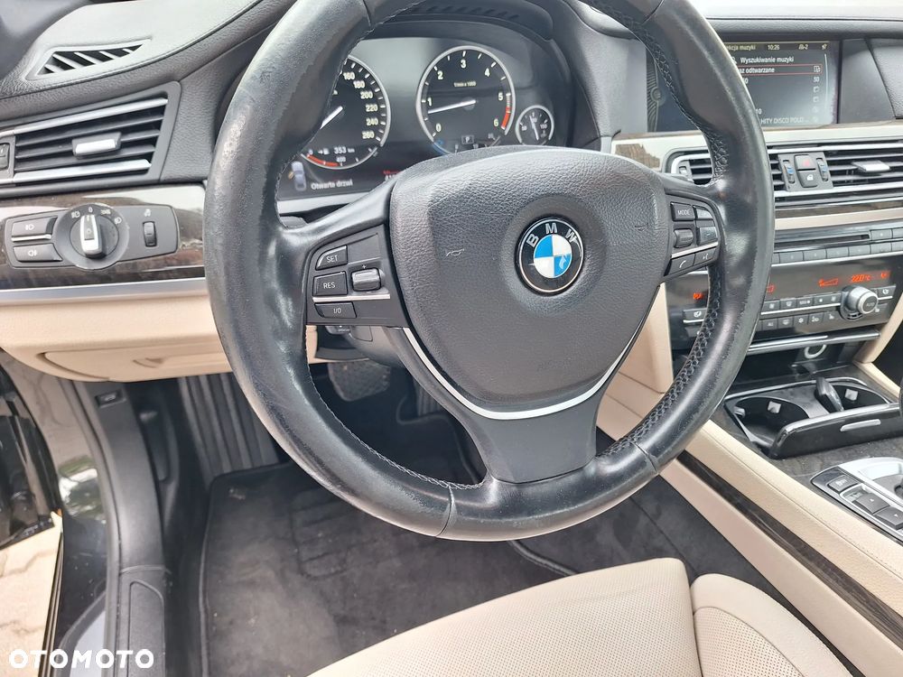 BMW Seria 7 740d xDrive - 30
