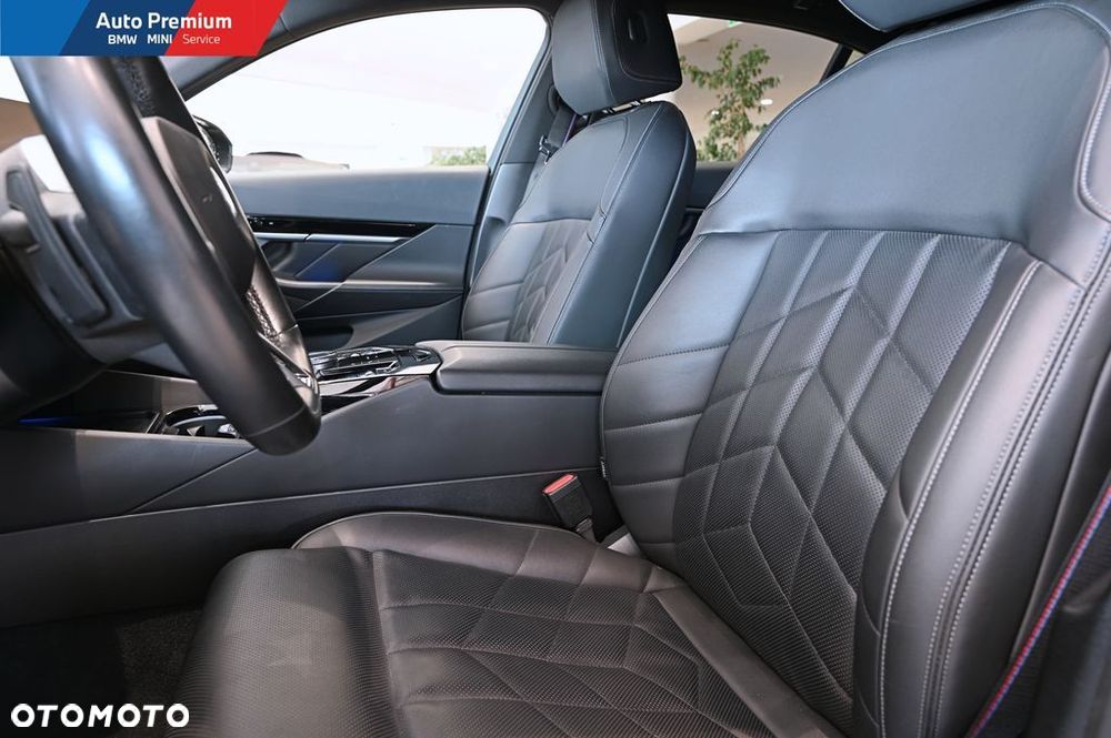 BMW Seria 5 520i mHEV - 10
