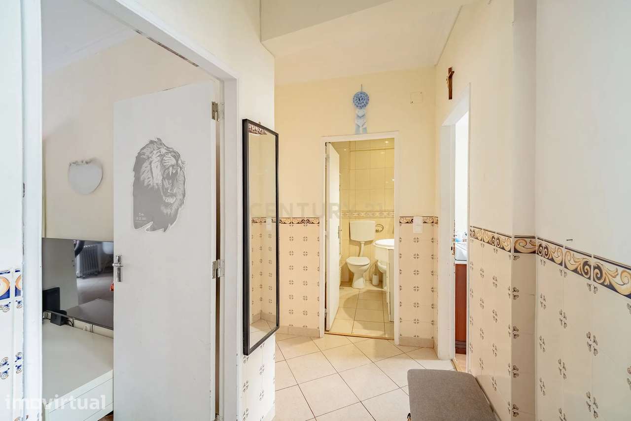Apartamento T2 em Cacilhas – Excelente Localização - Grande imagem: 2/23