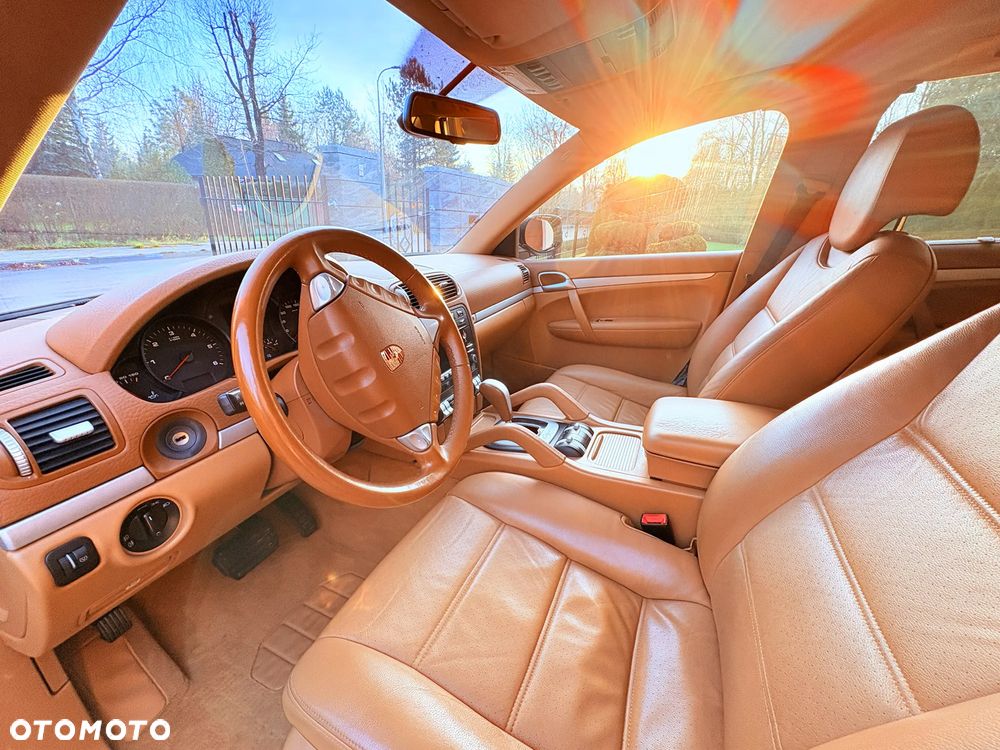 Porsche Cayenne - 10