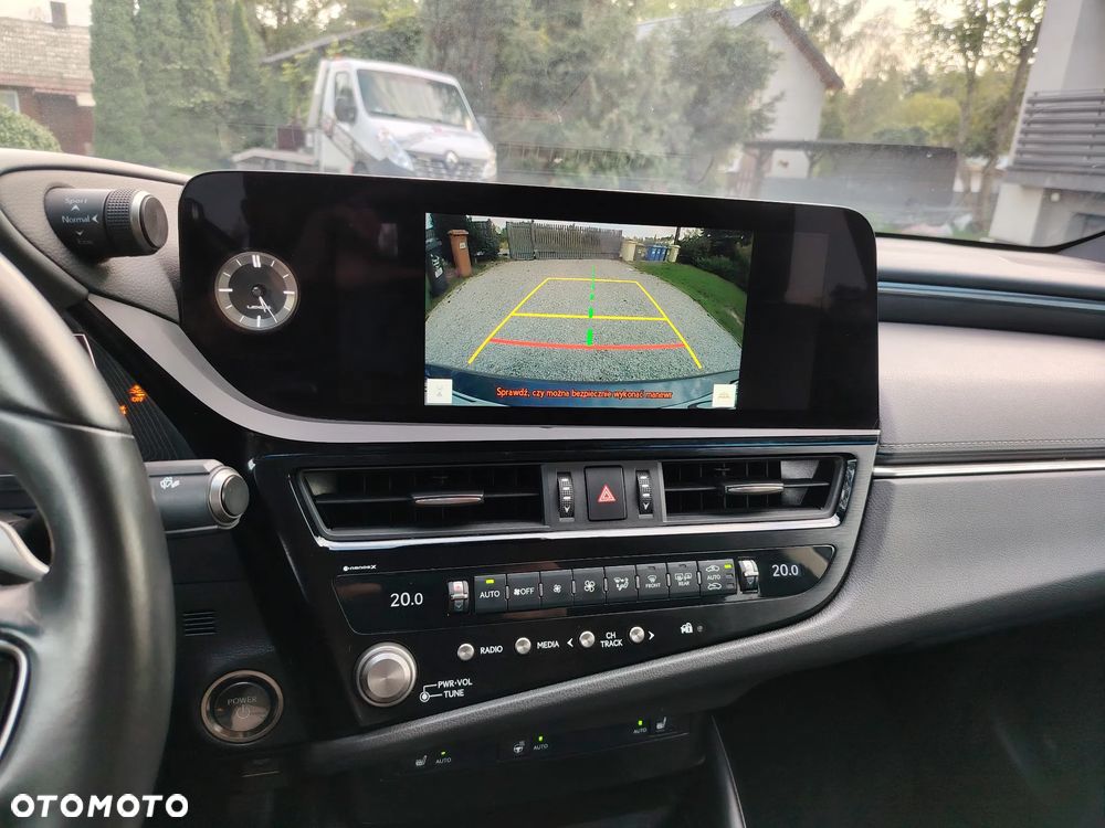 Lexus ES 300h Business Edition - 23