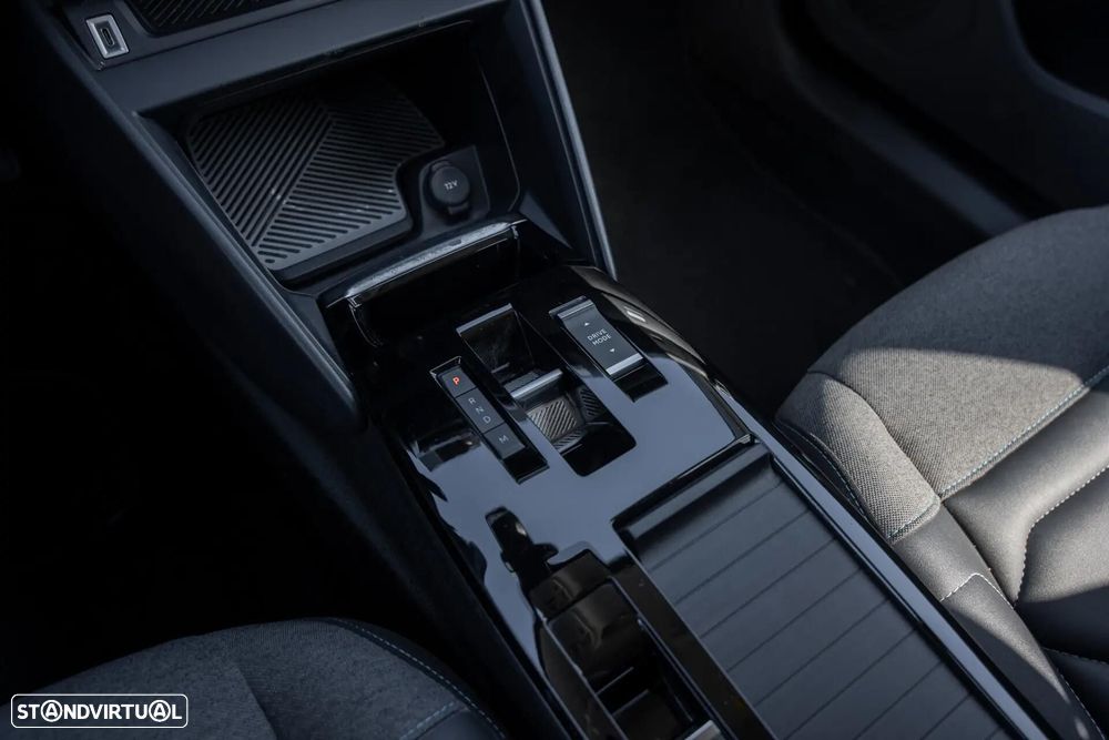 Citroën C4 PureTech 130 Stop&Start EAT8 SHINE - 16