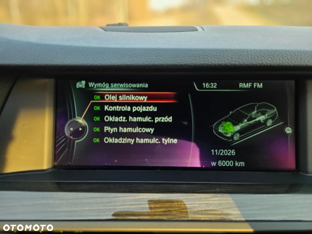 BMW Seria 5 528i xDrive - 23