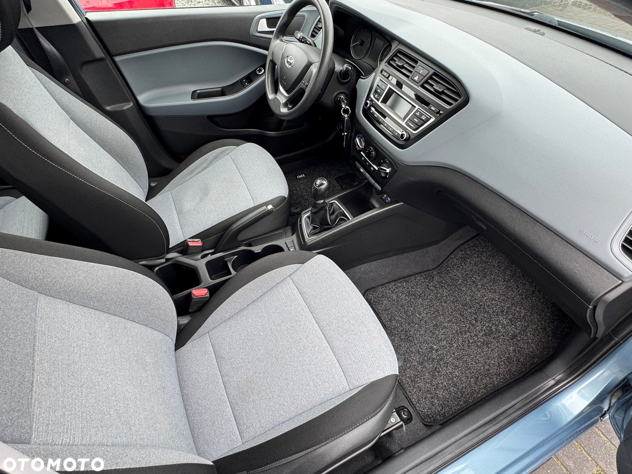 Hyundai i20 blue 1.2 Classic - 28