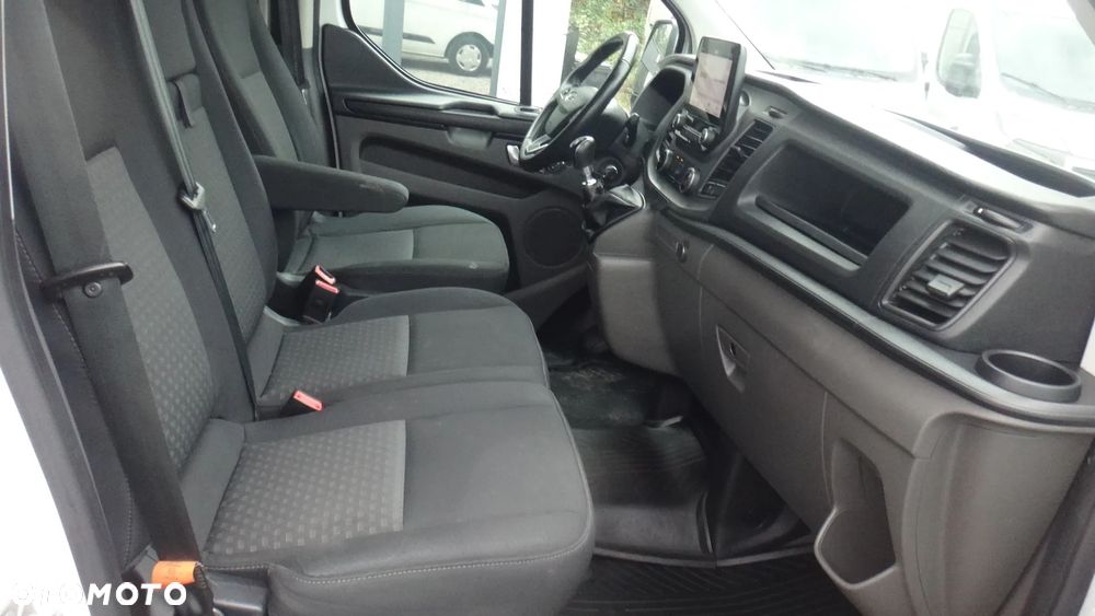 Ford TRANSIT CUSTOM - 8
