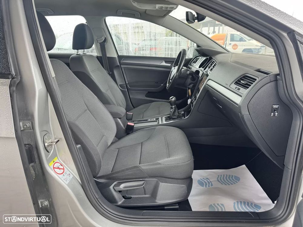VW Golf 1.6 TDI Confortline - 17